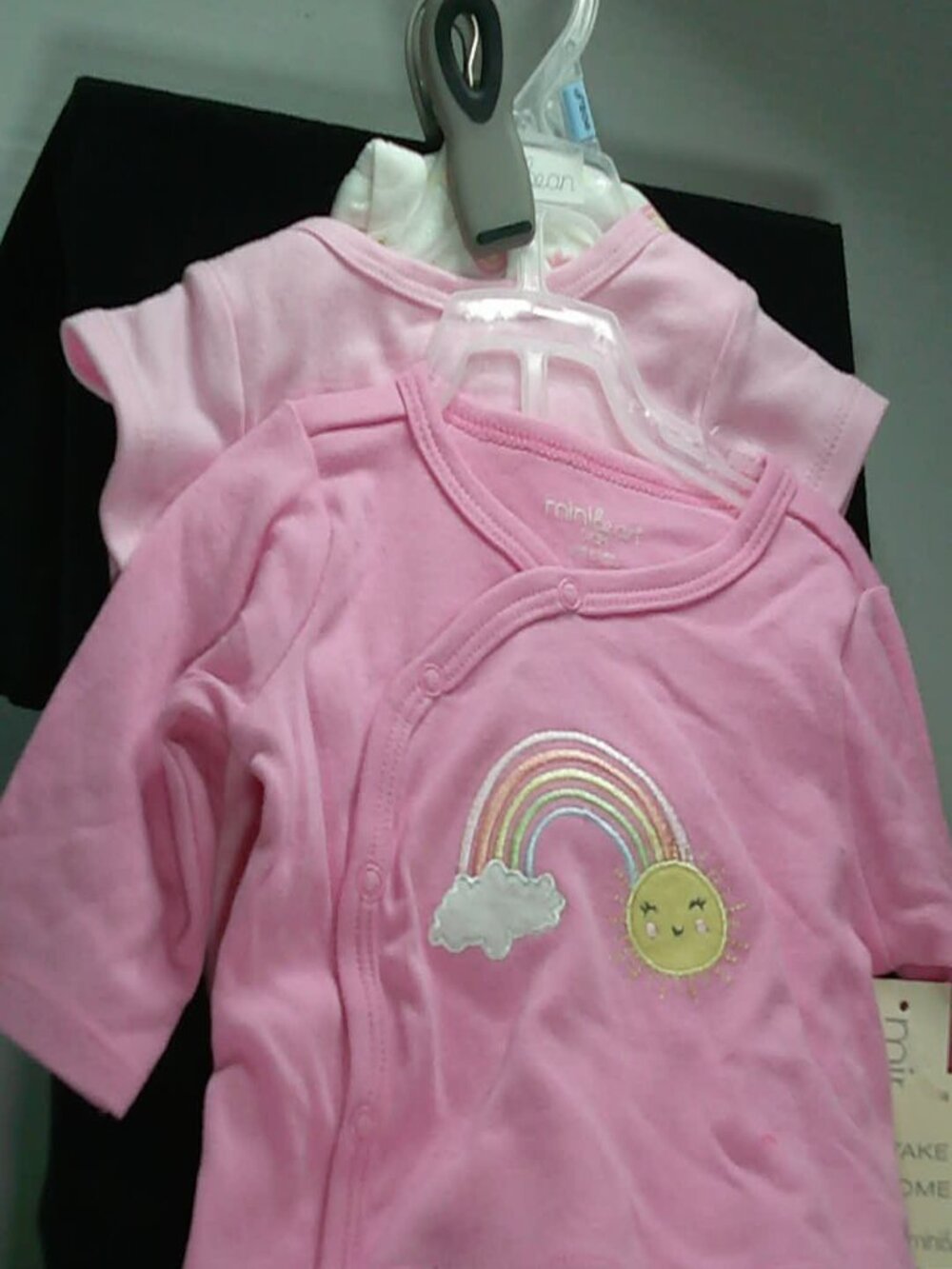 Pink white infant 4 pc set rainbow and sun new with tags